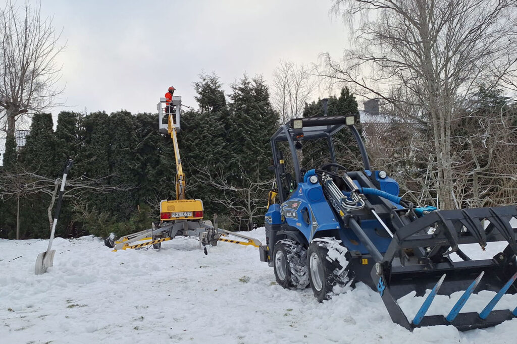 häckklippning med lift